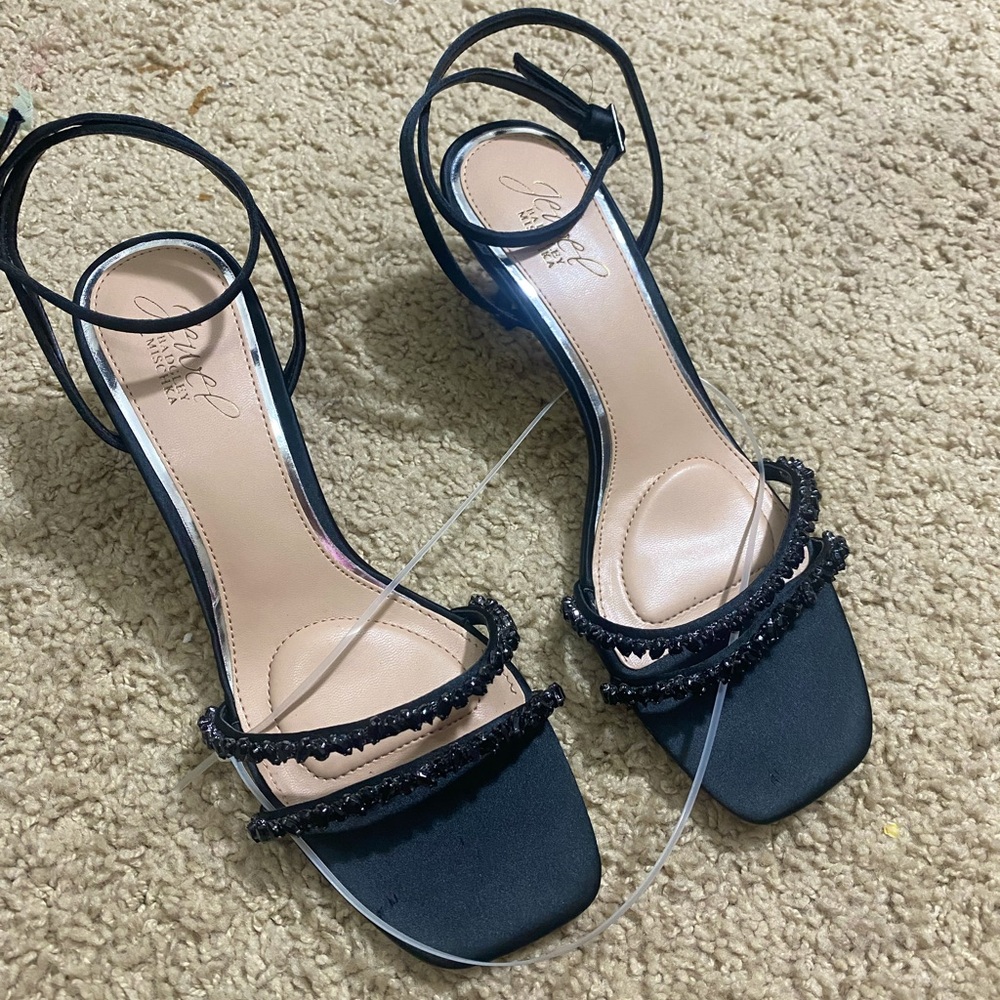 Badgley Mischka NEW black satin rhinestone ankles strap heels size 7.5